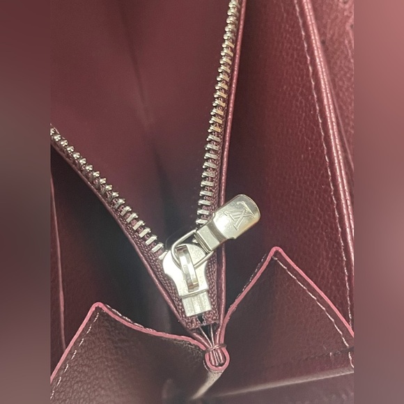 LOUIS VUITTON Zippy Lock Me Leather Wallet - Picture 7 of 14